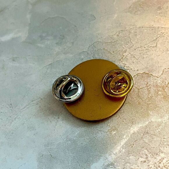 Vintage Flag Proud to Be American Pin - Yellow - Picture 3 of 3